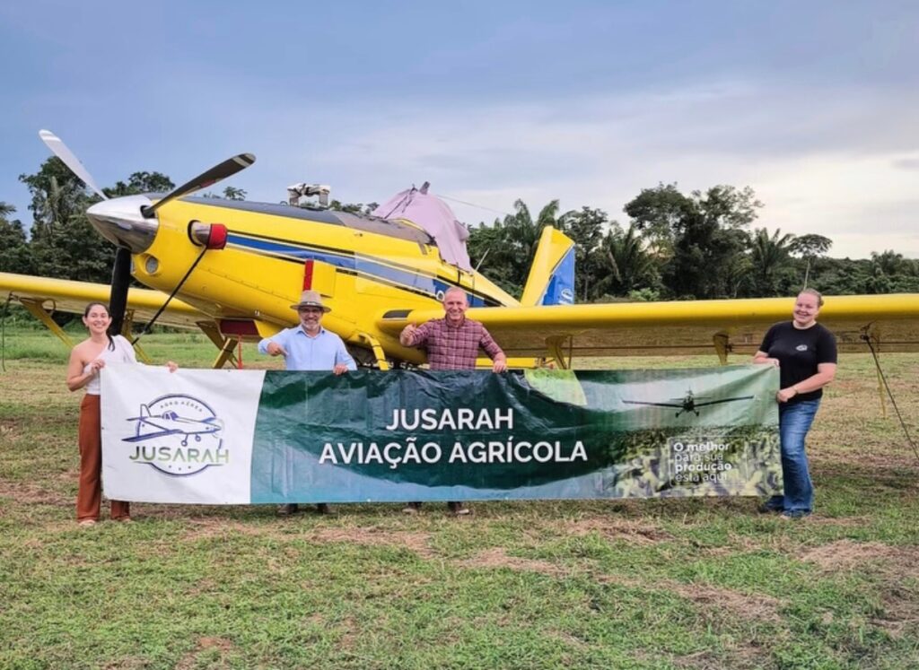 PRESENÇA: esta foi a primeira fez em que a associada do Sindag levou um avião para a feira em Cerejeiras, ajudando a divulgar os predicados e a segurança do setor - foto: Divulgação/Jusarah