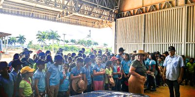 ETAPA: crianças da escola candeiense  marcaram nova etapa no projeto de educação e integração promovido pela associada do Sindag...