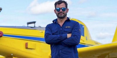 PROTAGONISTA: piloto agrícola há 10 anos, Azevedo atendeu na época o pedido de socorro de um amigo - foto: acervo pessoal