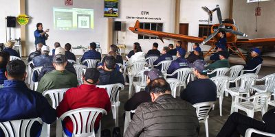 URUGUAIANA: segundo dia da rodada por três regiões do RS movimentou o hangar da Arenhart Aviação Agrícola...