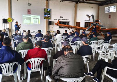 URUGUAIANA: segundo dia da rodada por três regiões do RS movimentou o hangar da Arenhart Aviação Agrícola...