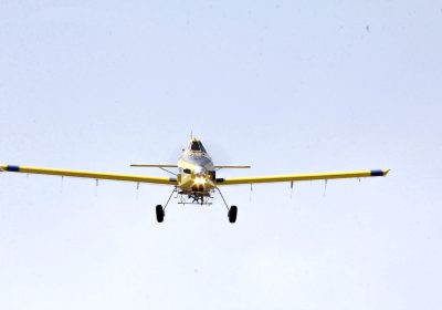 TREINAMENTO: pilotos no curso serão avaliados em circuitos simulando aproximação coordenada com equipe de solo e lançamento de água sobre as chamas. Foto; simulação de combate a incêndio em São Paulo/2019- Castor Becker Jr/C5 NewsPress