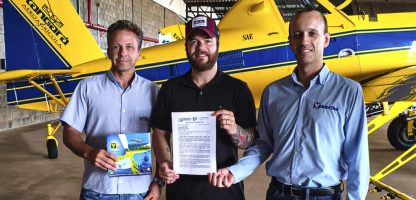 START: Magalhães (esq) e Colle entregaram ao prefeito Jorge Grasi o ofício convidando o dirigente municipal ao evento em agosto e proponto ações para integrar a comunidade às comemorações do aniversário do setor – foto: divulgação