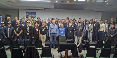 MOBILIZAÇÃO: representantes de aeroclubes de todo o Estado marcaram presença no encontro que discutiu estratégias e ações pelas entidades que são o berço da aviação brasileira - foto: Febraero/divulgação