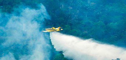 COMBATE: aviões da Aeroterra atuam contra as chamas na selva a serviço do Prevfogo/Ibama - Foto: Rogério Cassimiro/MMA